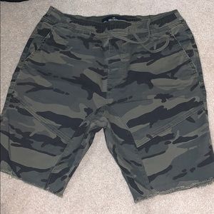 Men’s Hollister Camo flex shorts
